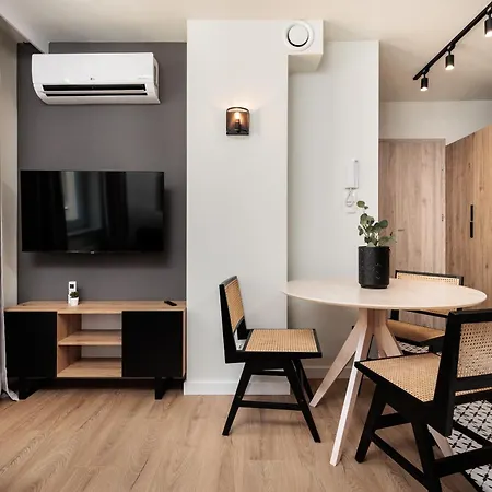 Apartment Krowoderska 55 - By Upstairs *