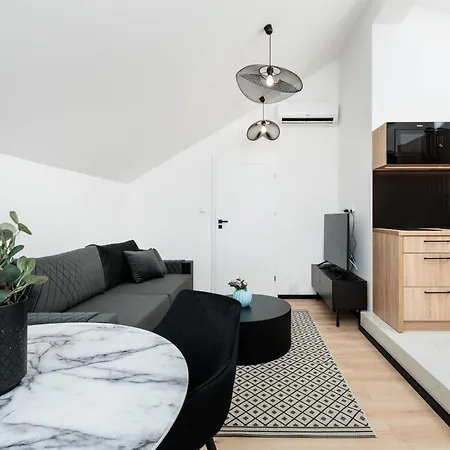 Apartment Krowoderska 55 - By Upstairs Krakow