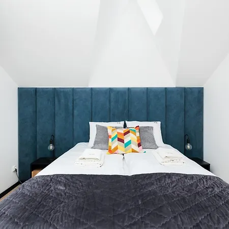 Krowoderska 55 - By Upstairs Apartmán *